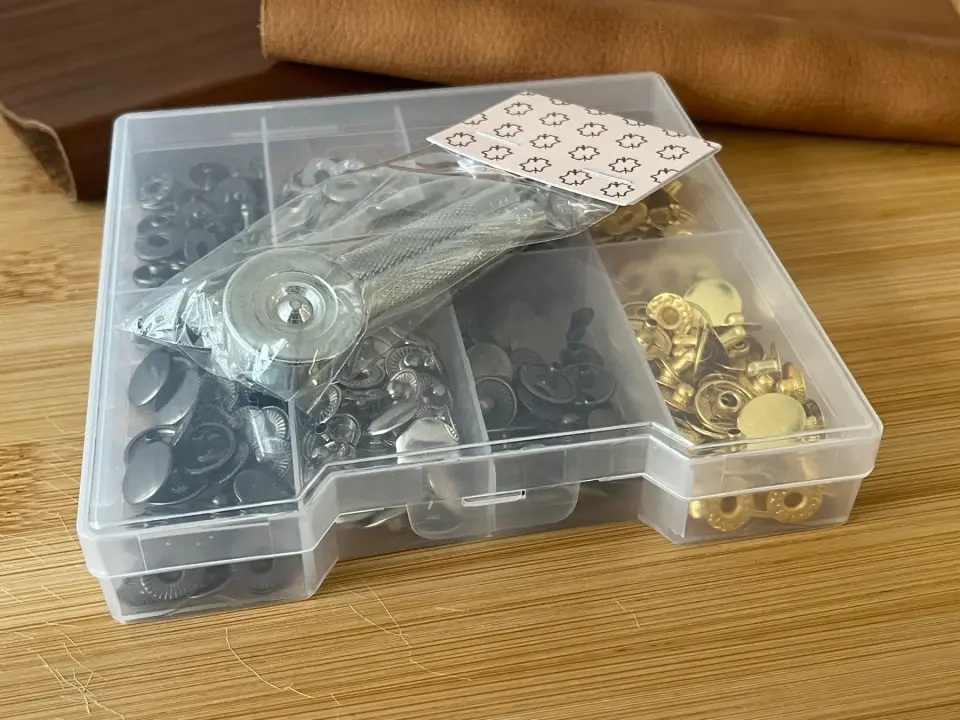 Druckknopf Sortiment mit Werkzeuge   02