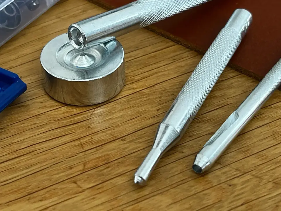 Druckknopf Sortiment mit Werkzeuge   03
