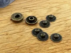 Druckknopf Sortiment mit Werkzeuge   04