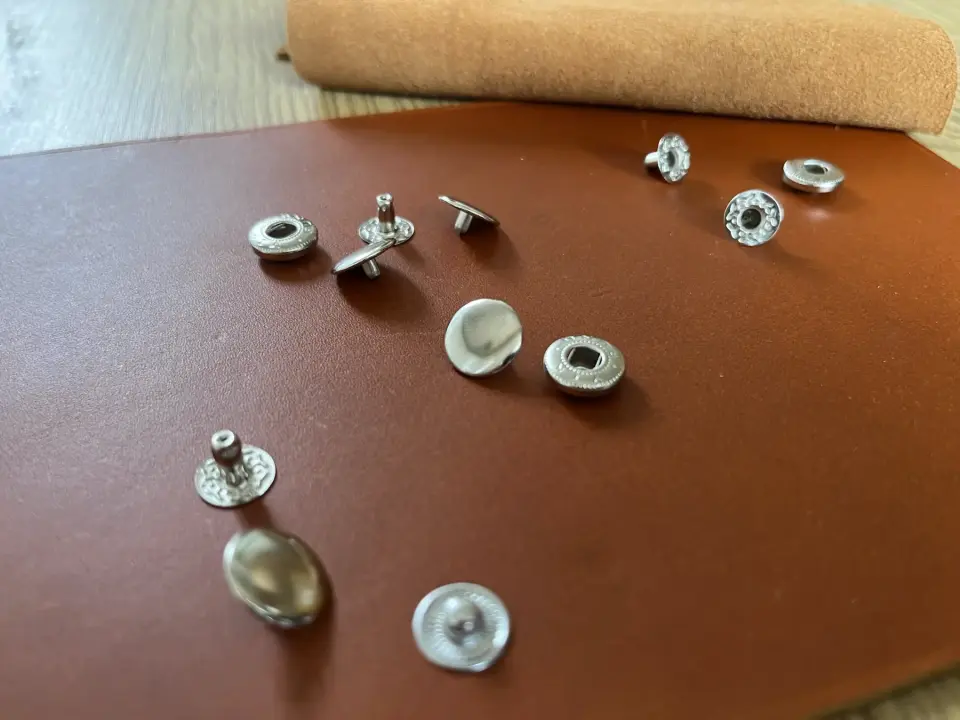 Druckknopf Sortiment mit Werkzeuge   05