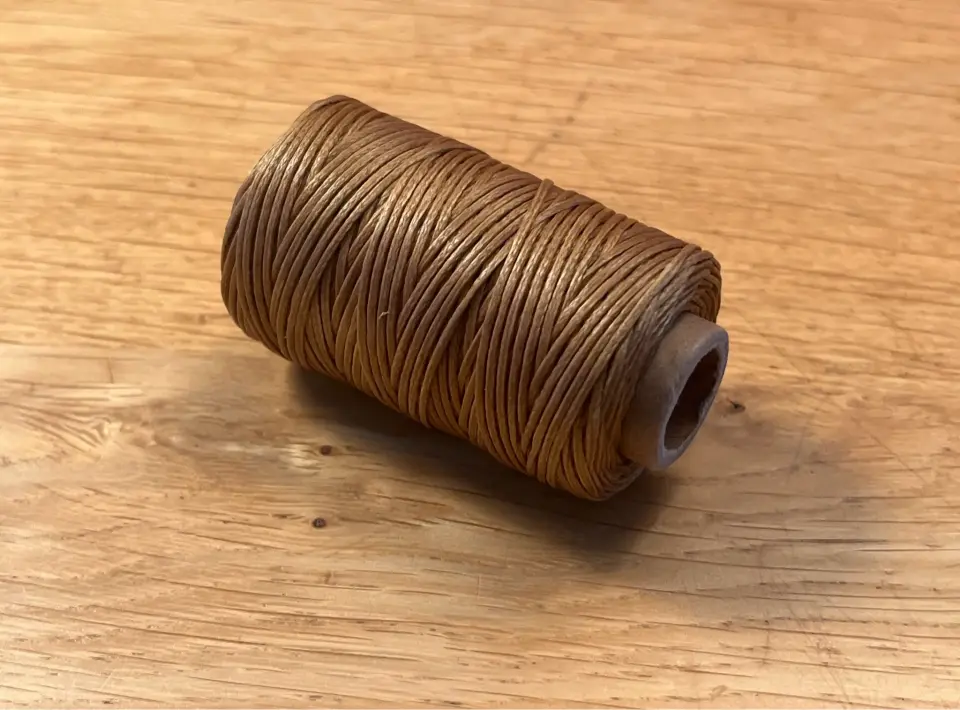 Gewachstes Garn, 50 Meter   Braun
