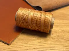 Gewachstes Garn, 50 Meter   Cognac