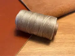 Gewachstes Garn, 50 Meter   Dunkelbeige