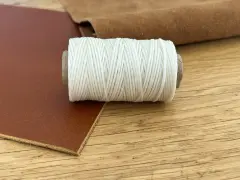 Gewachstes Garn, 50 Meter   Gebrochenes Wei&szlig;