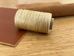 Gewachstes Garn, 50 Meter   Hellbeige