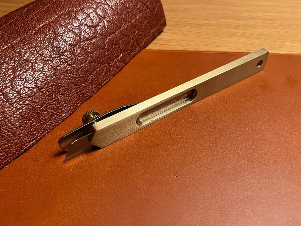 Verstellbarer Messer mit 10 Ersatzklingen   05