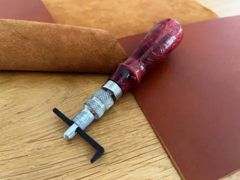 Verstellbarer Rillenschneider   01